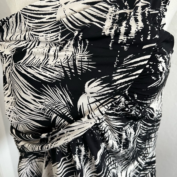 NWT Garnet Hill Ruched Wrap One Piece One Shoulder Swimsuit Size 8 - Picture 2 of 7